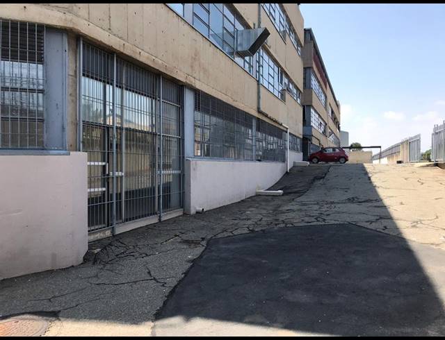 2,490M² WAREHOUSE TO LET IN WYNBERG